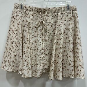 She + Sky Cream Floral Mini Skirt